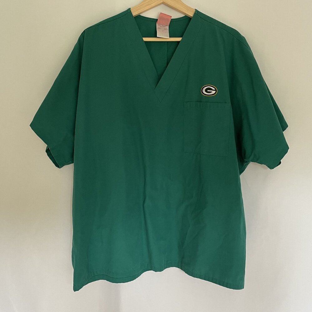 NFL nurse sz L gophers scrubs green short sleeved top v-neck lightweight